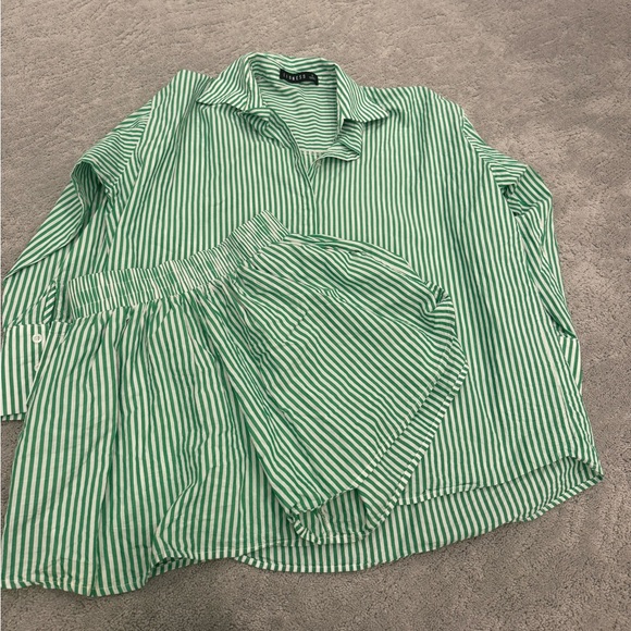 Lioness Set Green Stripe - Picture 1 of 7